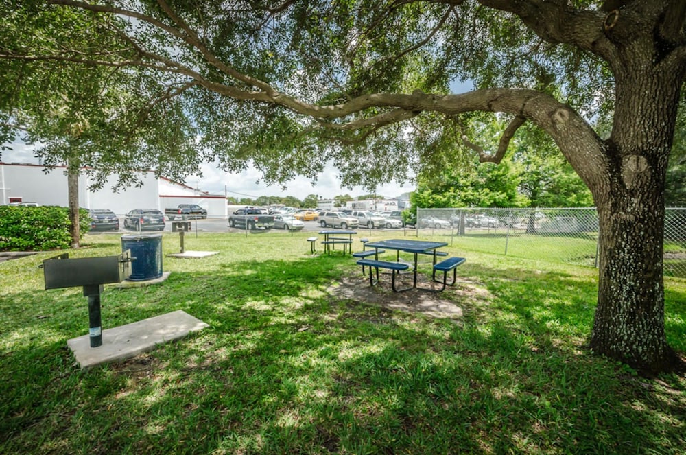 Tampa Bay Extended Stay Hotel - photo 38