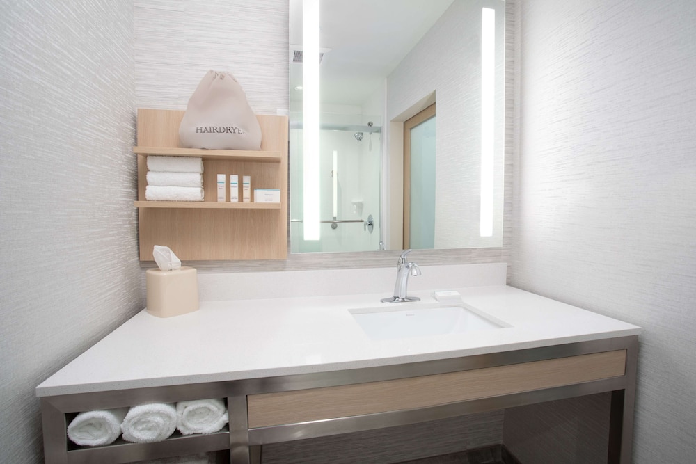 Hilton Garden Inn Las Vegas City Center - photo 13