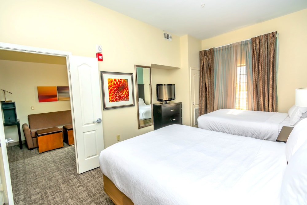 Staybridge Suites Houston IAH Beltway 8 by IHG - photo 10