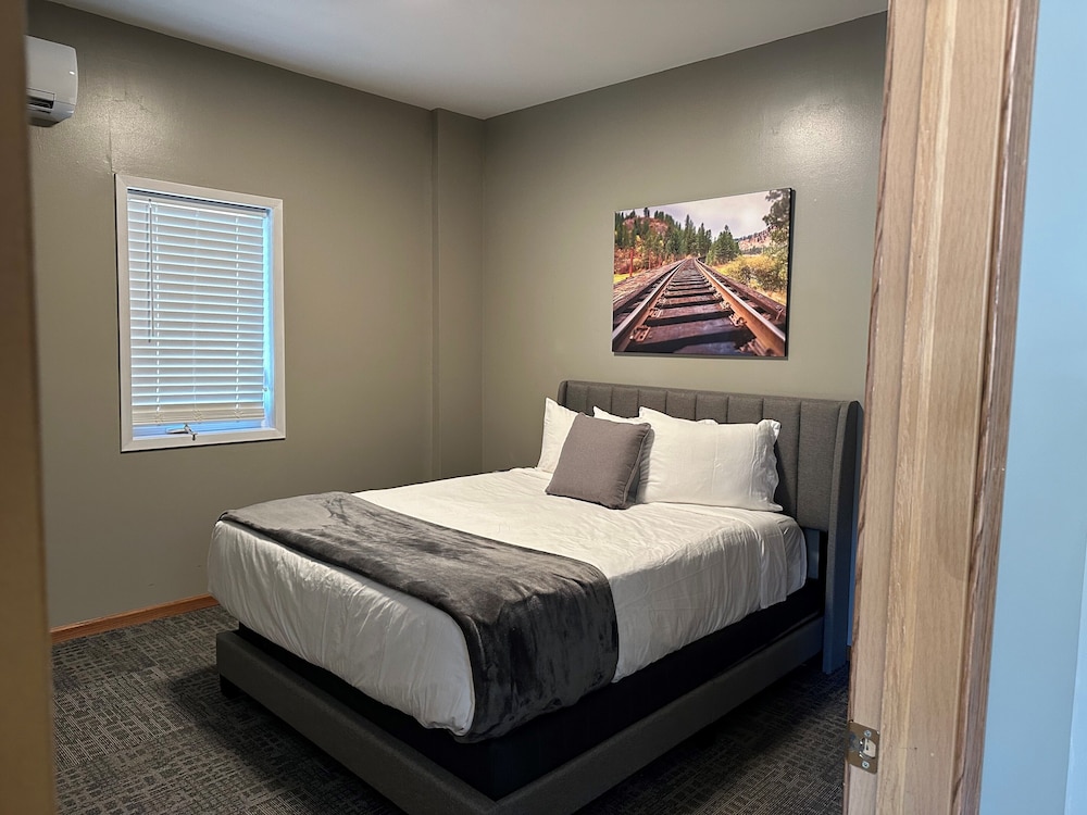 EverSpring Inn & Suites - photo 7