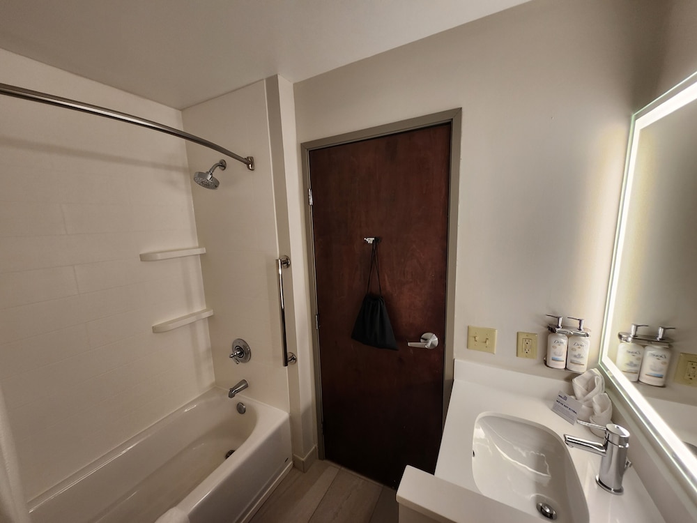 Holiday Inn Express Hotel & Suites St. Paul Woodbury by IHG - photo 40