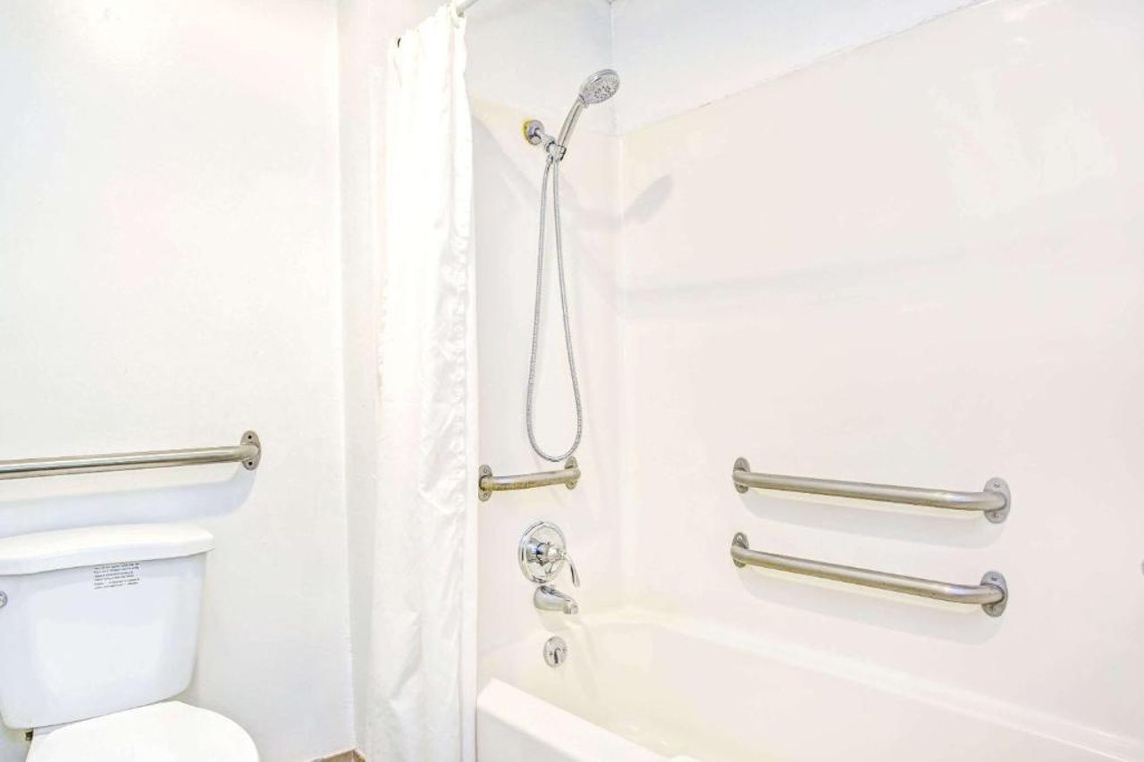 Guest Inn Lebanon - photo 21
