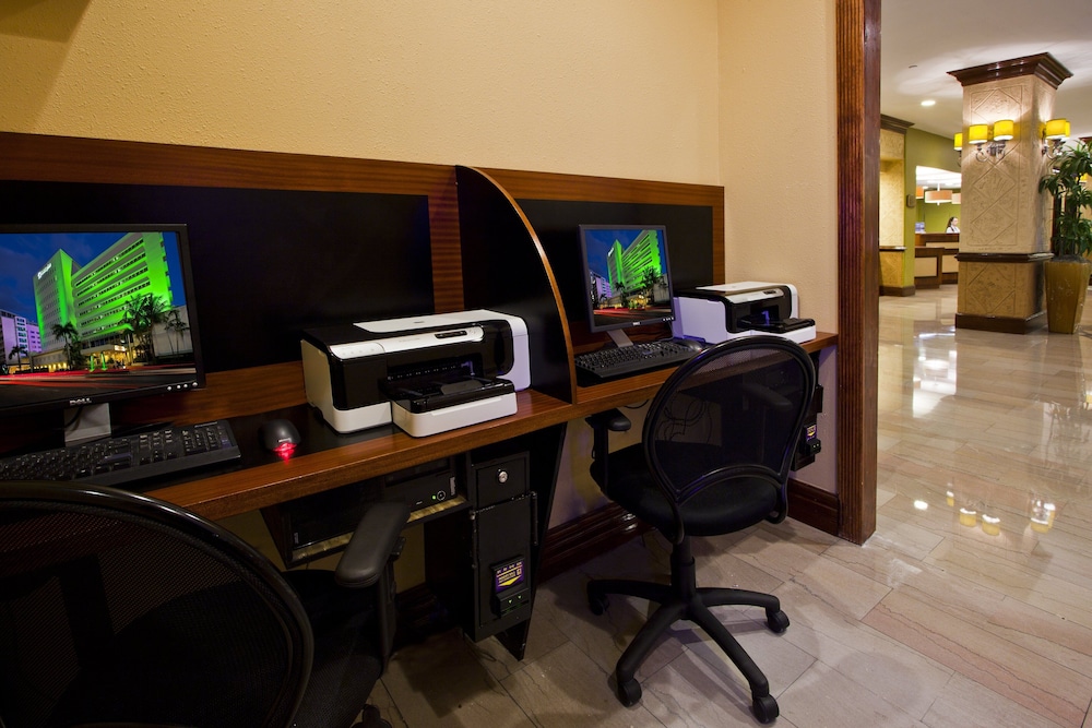 Holiday Inn Miami Beach Oceanfront by IHG - photo 29