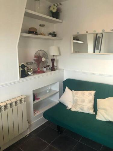 Studio Cœur Vieux Paris. Pied du Metro.Tout Equipe - carbon neutral hotel in Paris