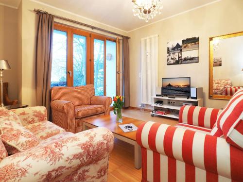 Kaiservillen Heringsdorf Ferienwohnung mit 1 Schlafzimmer und Balkon DR4 — 4-Star Luxury Hotel in Heringsdorf, Germany