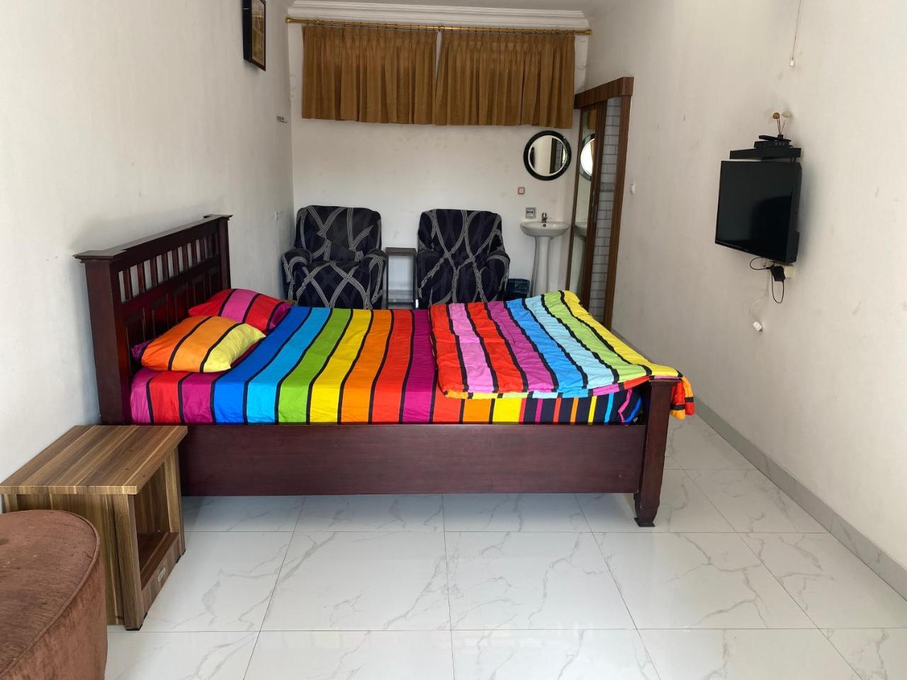 Kamar No 1 - carbon neutral hotel in Unknown City