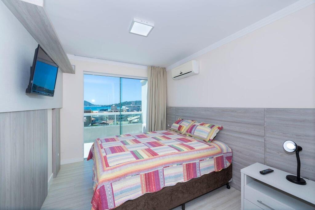 402BD Linda Cobertura Alto Padrão com 4 suítes terraço com Jacuzzi para até 10 pessoas com VISTA ao MAR em Bombinhas SC