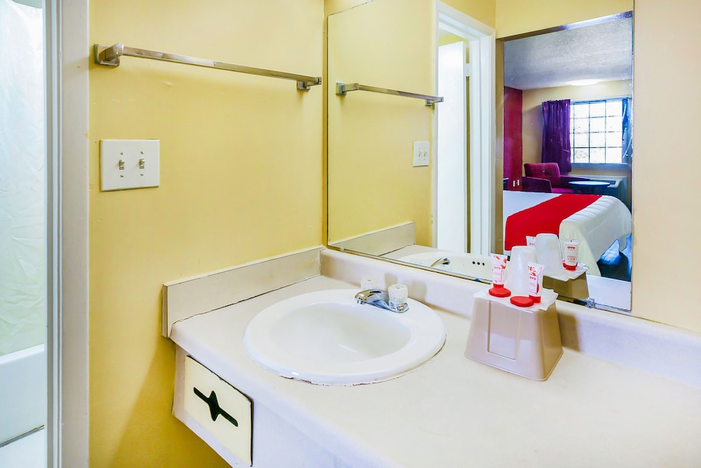 OYO Hotel Jackson South I 55 - photo 16