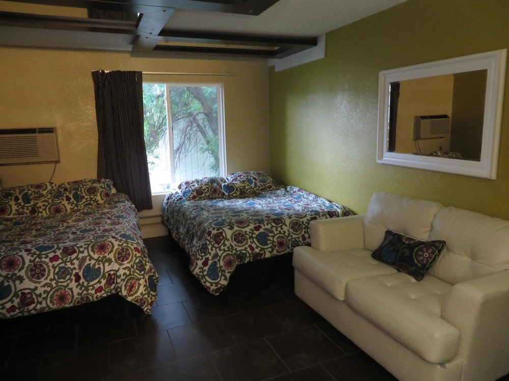 Riverside Suites - photo 24