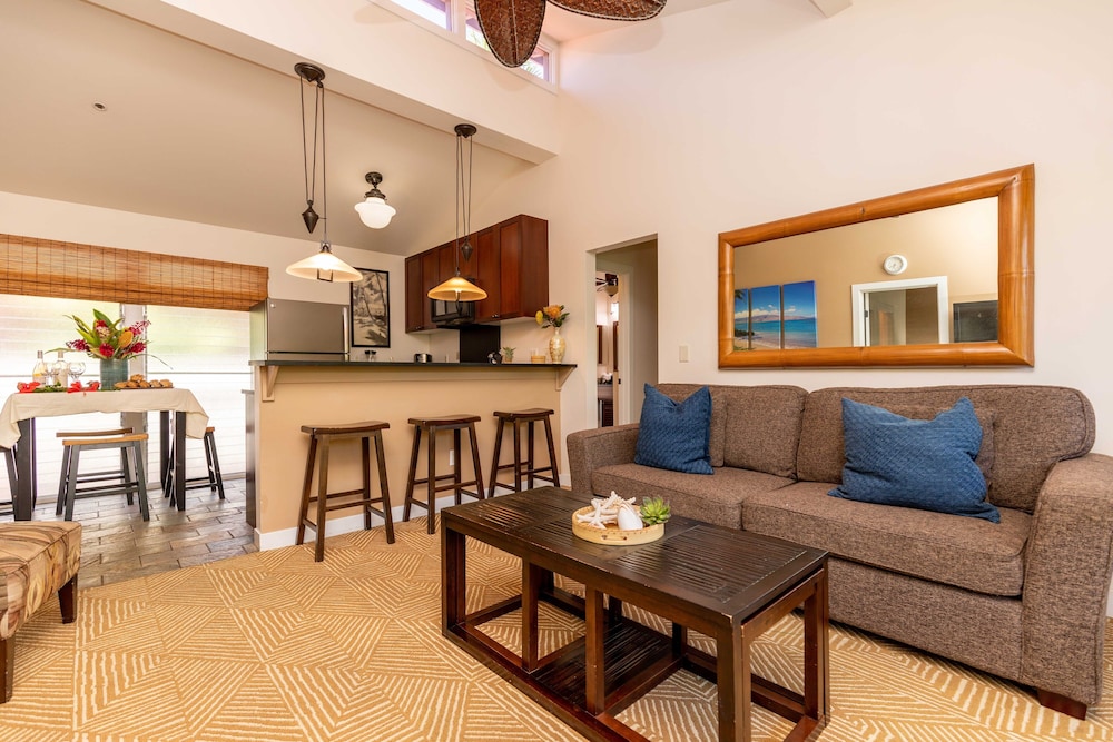 Aina Nalu K203 In Lahaina — Lahaina