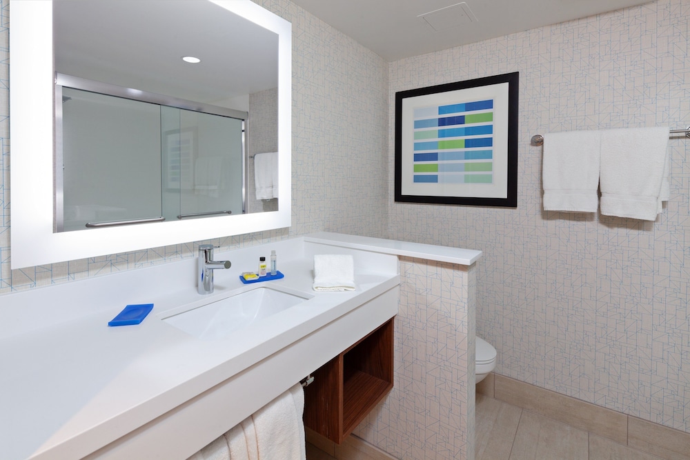 Holiday Inn Express Hotel & Suites Ventura by IHG - photo 17