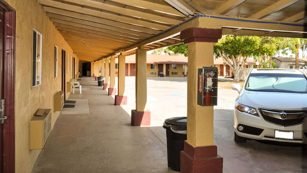 California Suites Motel - photo 28