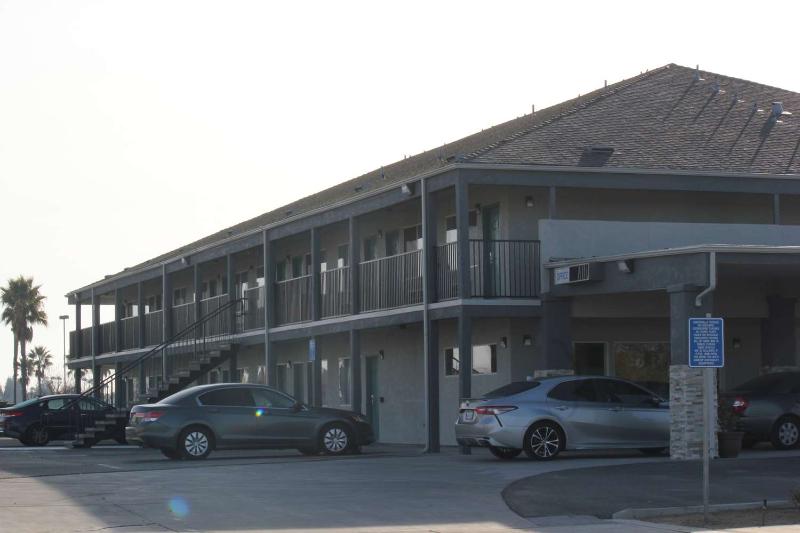 SureStay Hotel by Best Western Chowchilla Yosemite - photo 16
