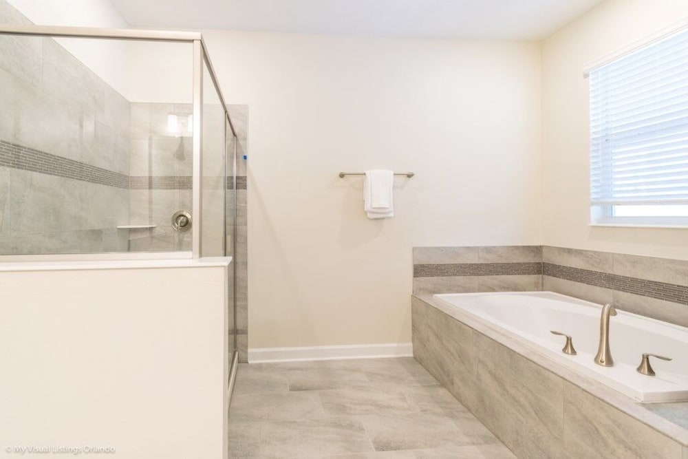Large 8 Bed 5 Bath Home Champions Gate Golf Resort 8 Bedroom Villa by Redawning - photo 32