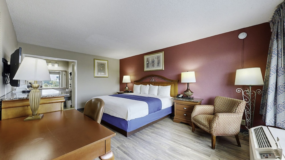 Days Inn by Wyndham Orlando Downtown - photo 18