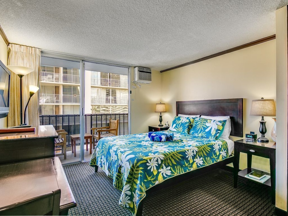 Bamboo 902 1 Br Hotel Room in Honolulu, United States