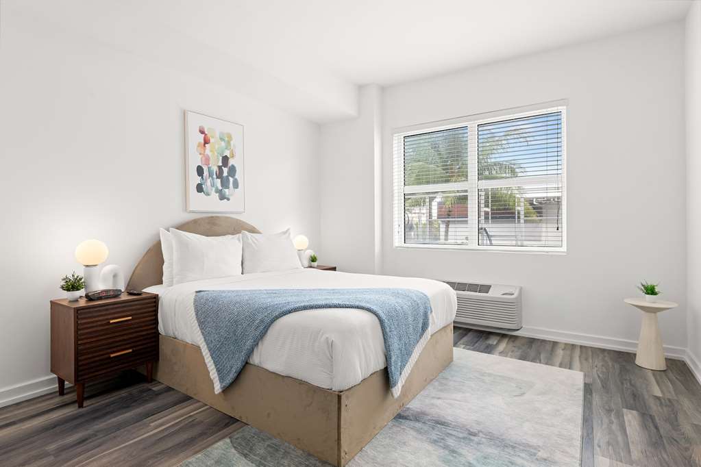 Global Luxury Suites at The Apex Miami - photo 22