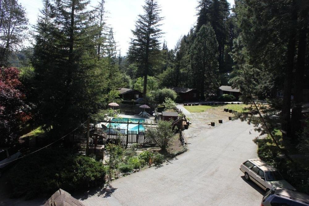 Jayes Timberlane Resort - photo 2