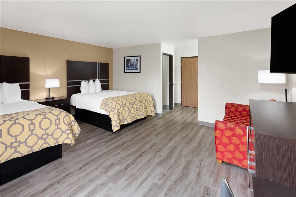 Baymont by Wyndham Green Bay - photo 23