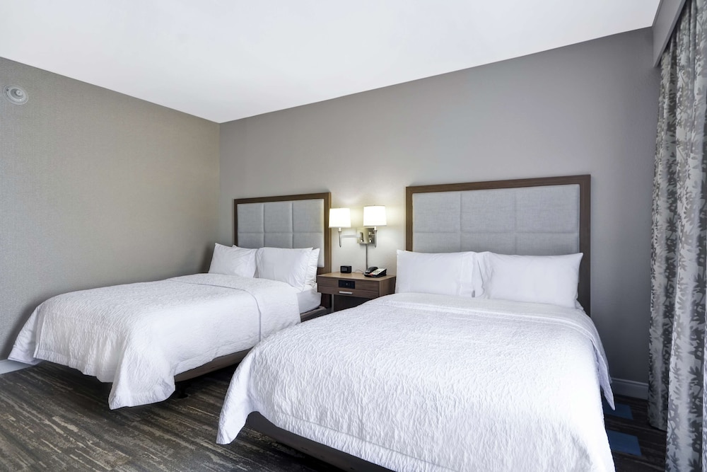 Hampton Inn Blue Ash Cincinnati - photo 19