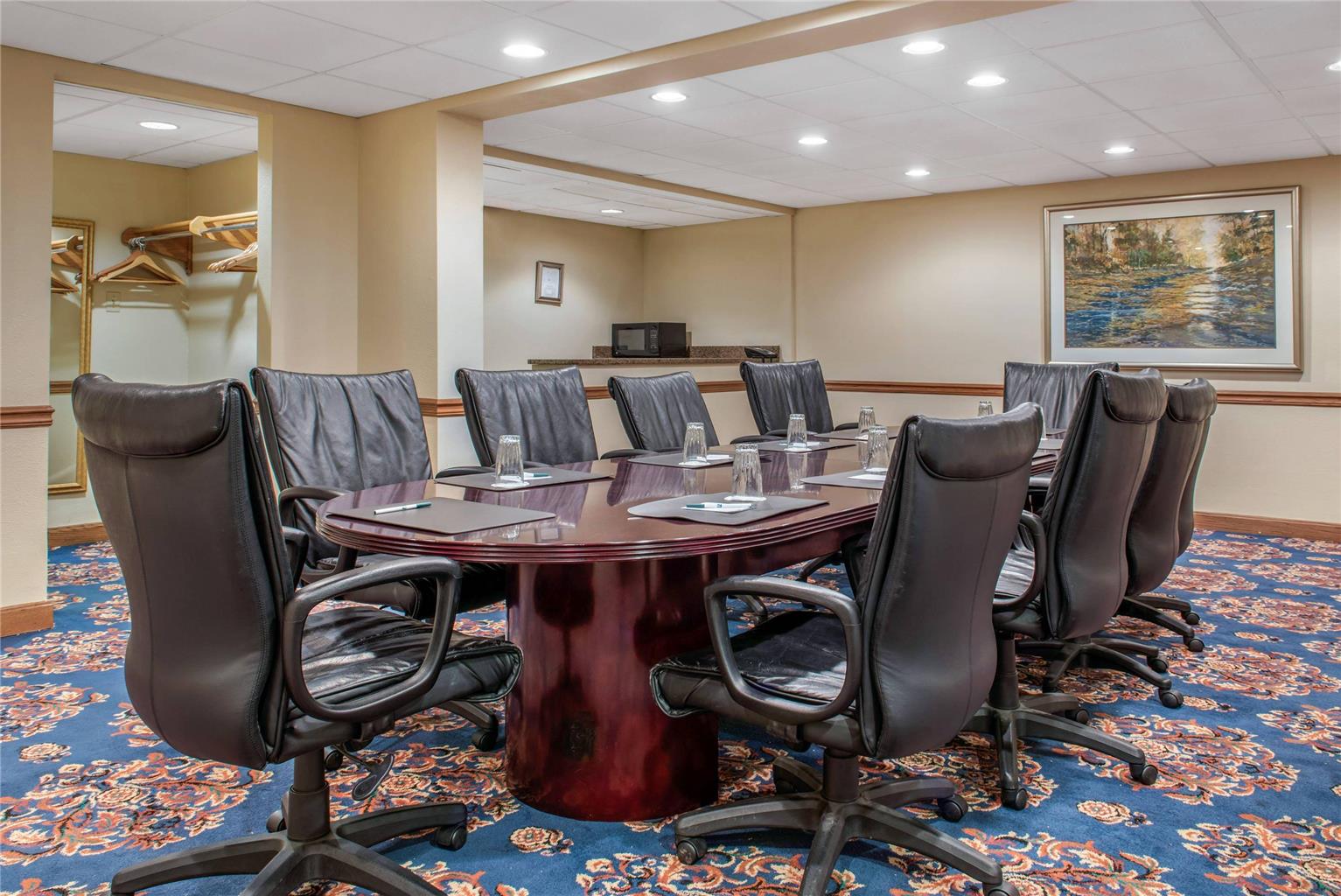 Quality Hotel Conference Center Cincinnati Blue Ash - photo 30