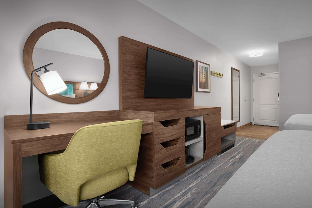 Hampton Inn Yorkville - photo 11