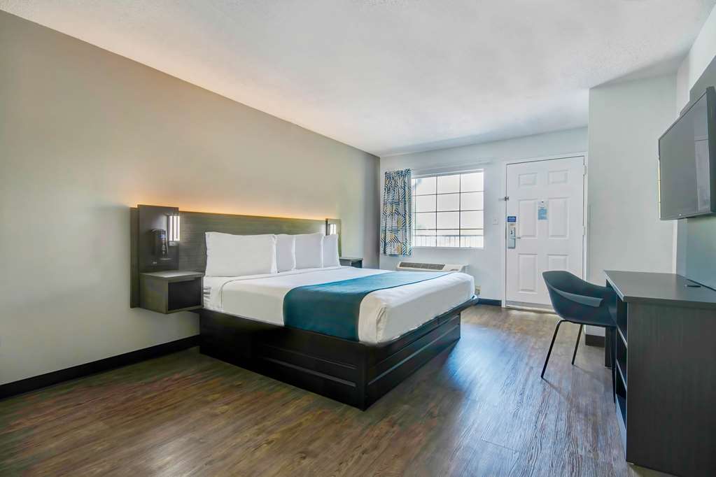 Studio 6 Extended Stay Ocean Springs MS - photo 17