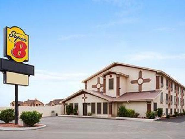 Super 8 by Wyndham Carlsbad - photo 4