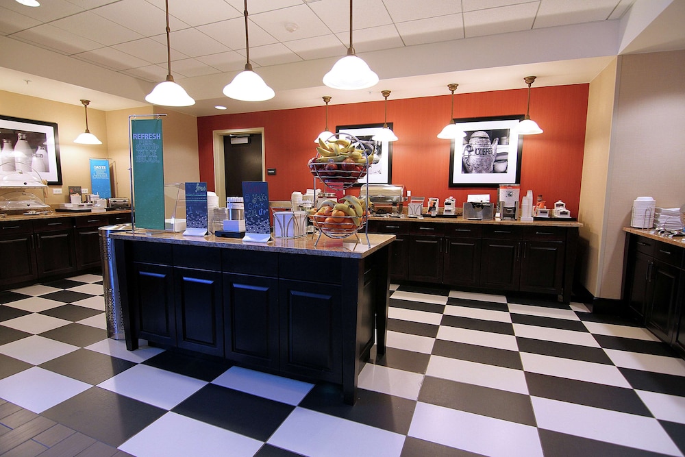 Hampton Inn & Suites Grand Forks - photo 27