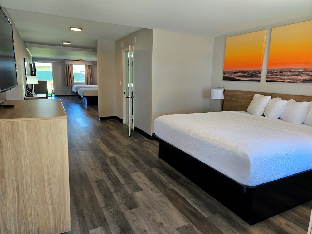 Days Inn & Suites by Wyndham Port Huron - photo 26