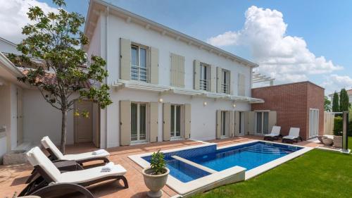 Villa Rafaelle with 3 bedrooms and pool in Porec — 4-Star Luxury Hotel in Porec, Croatia