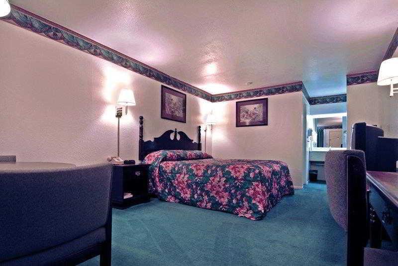 Best Western Coleman Inn - photo 16