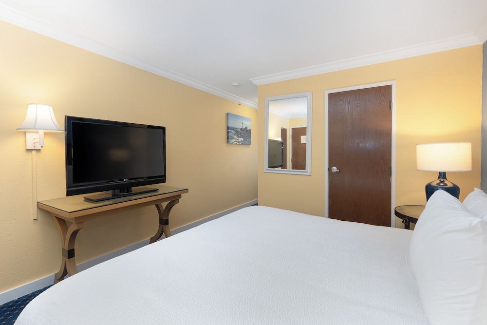 Fireside Inn & Suites Belfast - photo 27