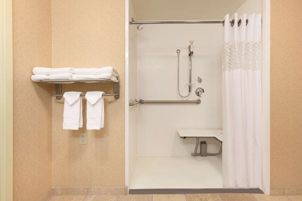 Hampton Inn & Suites Greenfield - photo 25