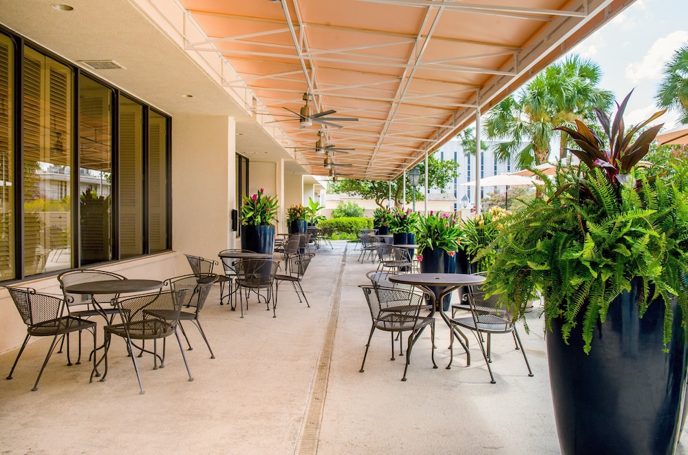 Crowne Plaza Executive Center Baton Rouge by IHG - photo 80
