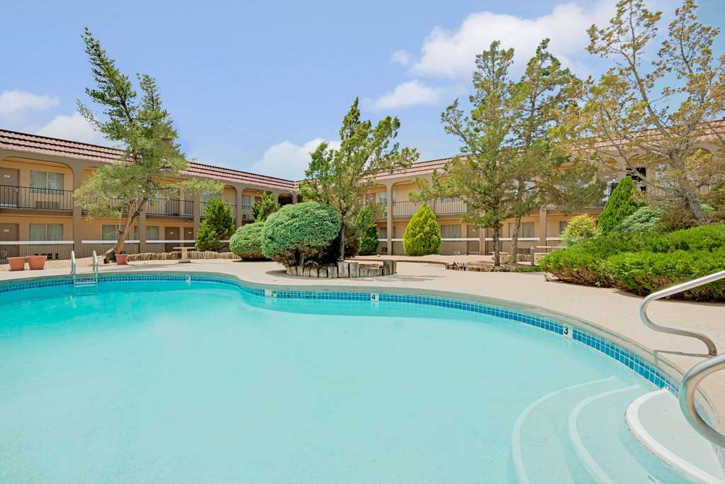 Days Inn by Wyndham Albuquerque City Center - photo 3