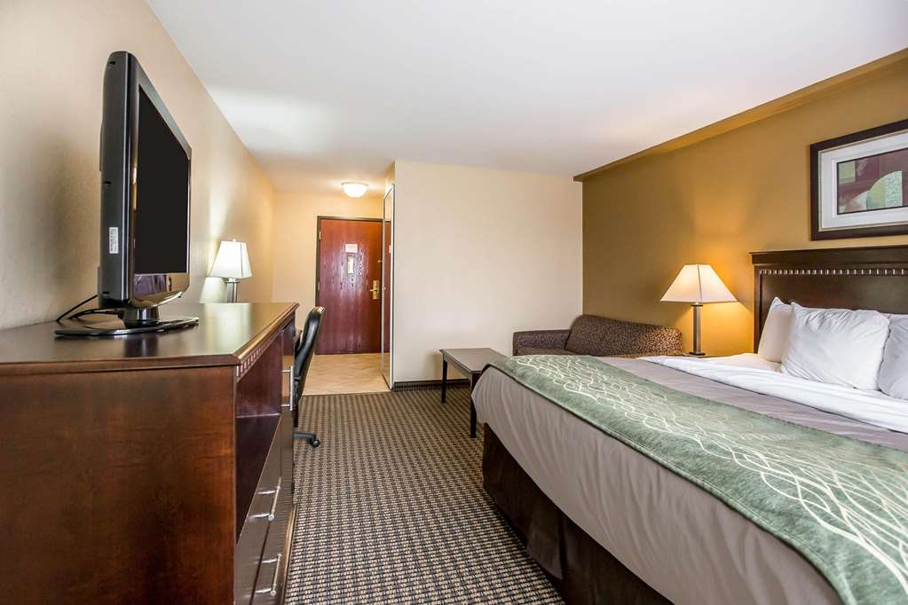 Econo Lodge Inn & Suites Monroe - photo 14