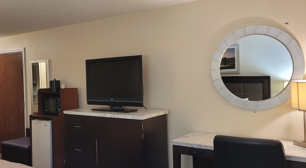 Home Inn & Suites - photo 19