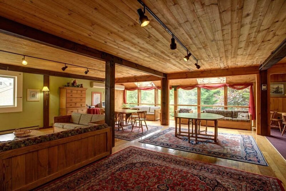 Snowy Owl Inn And Resort - photo 5