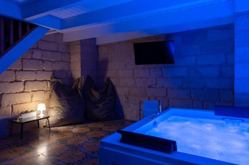 Victoria Luxury Suite — 4-Star Luxury Hotel in Lizzanello, Italy