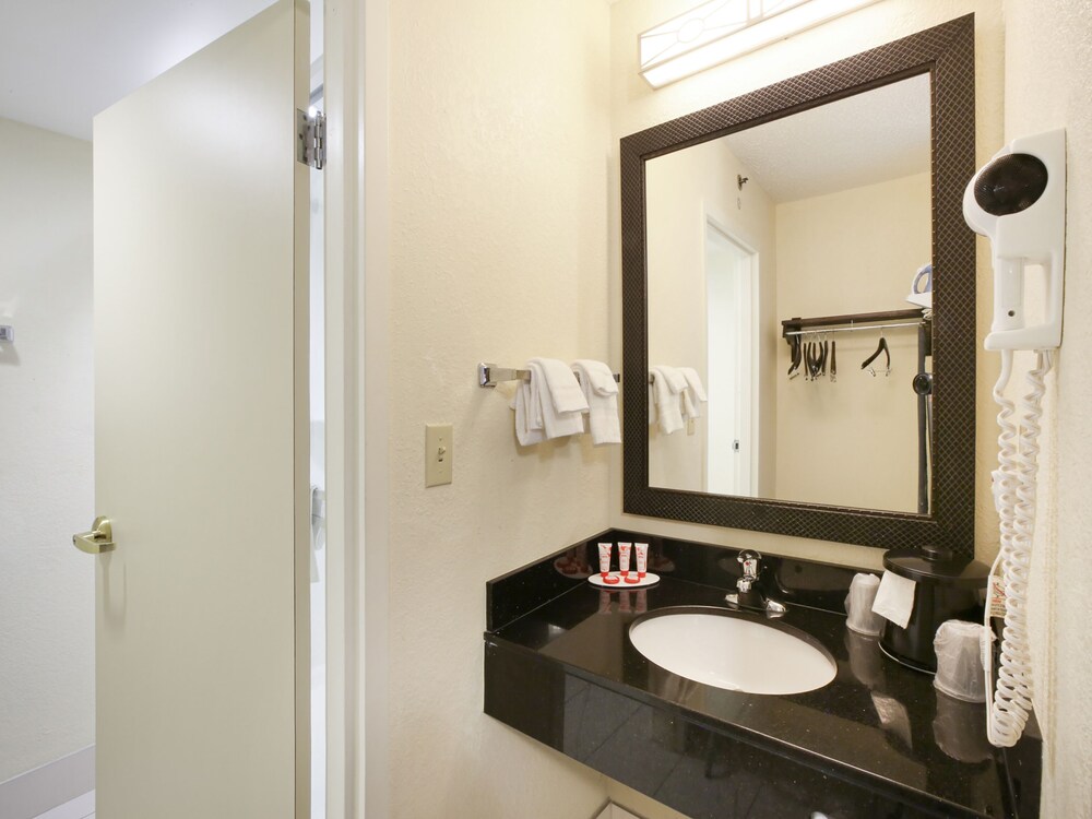Quality Inn & Suites Jackson - photo 21