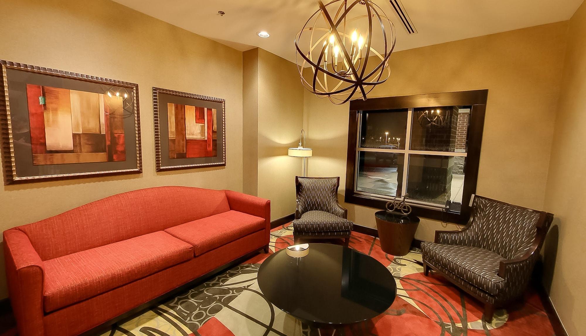 Holiday Inn Express & Suites Plymouth Ann Arbor Area by IHG - featured photo