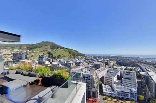 Safiya Designer apartment stunning views