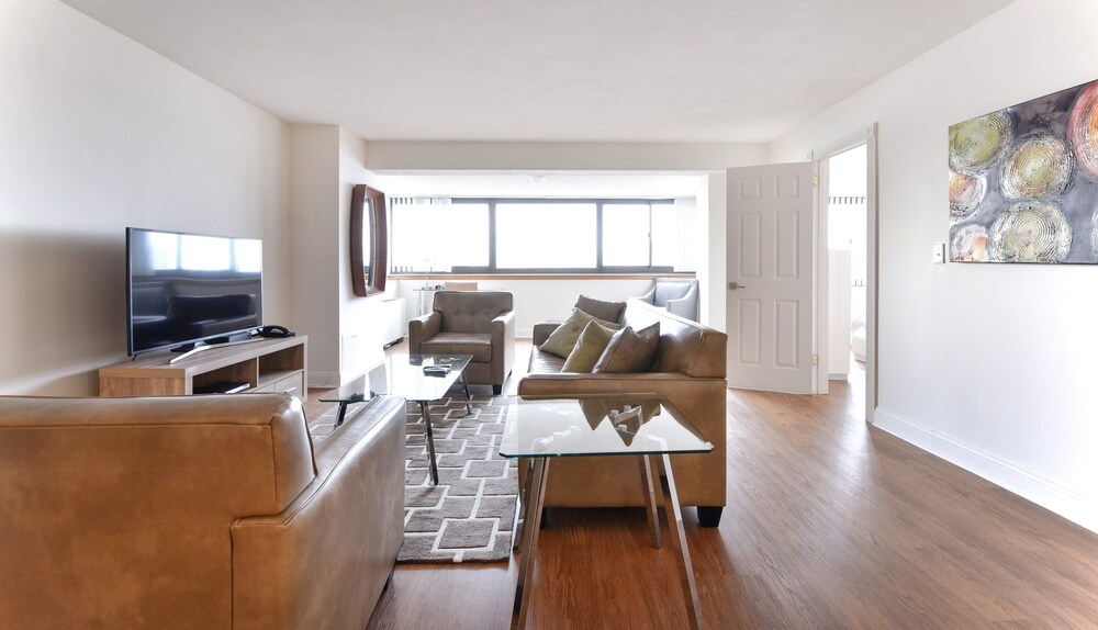 Global Luxury Suites At Emerson Place - photo 22