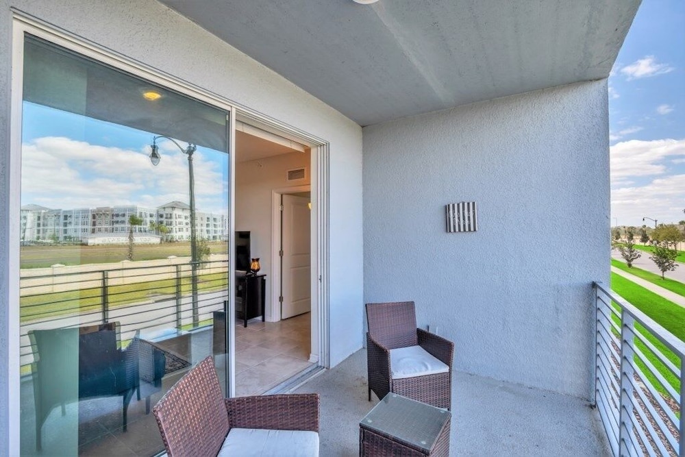 Voted #1 Resort Storey Lake Water Park 2 Bedroom Townhouse by Redawning - photo 32