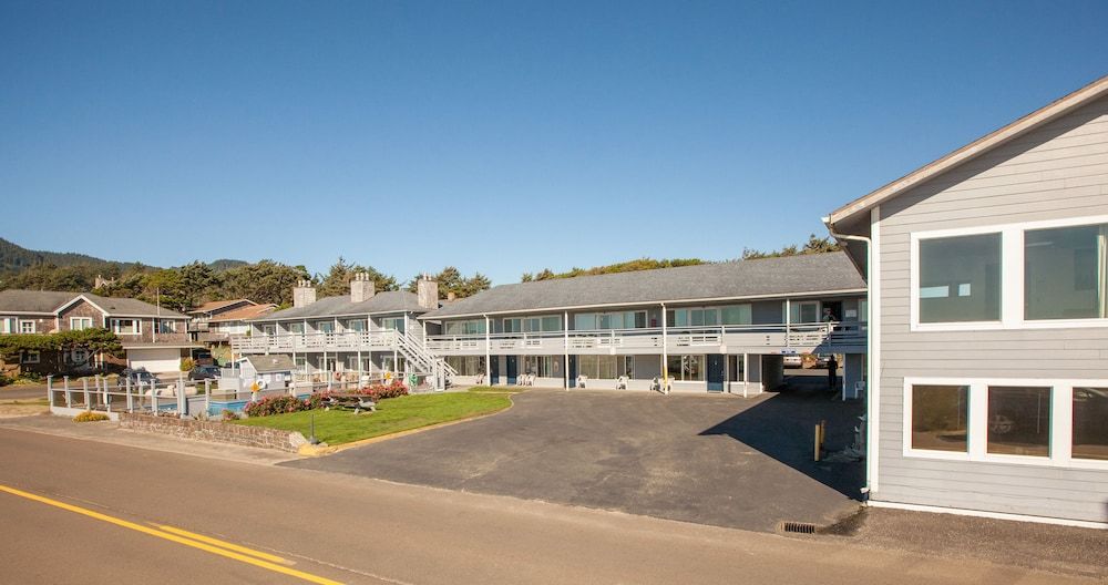 Sunset Surf Motel - photo 16