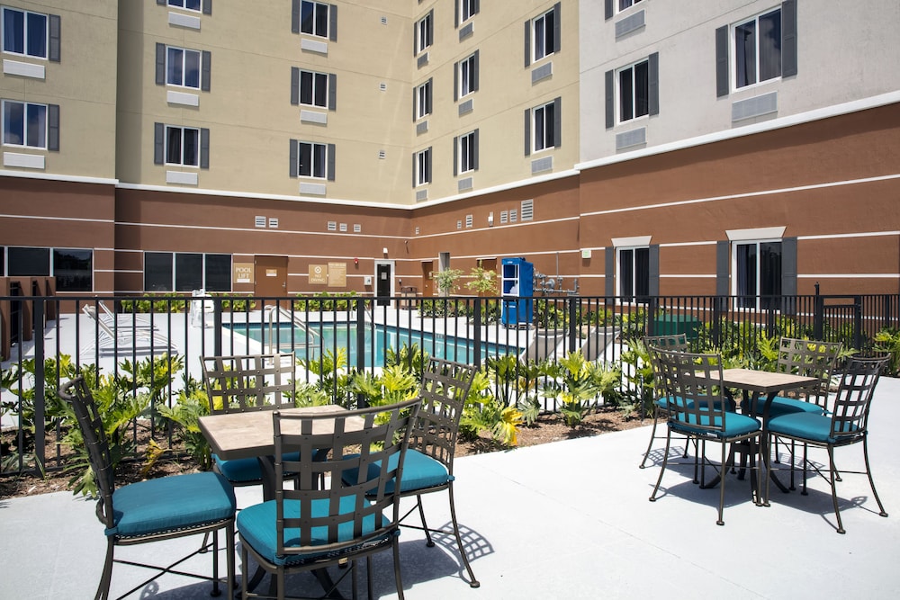 Candlewood Suites Miami Exec Airport Kendall by IHG - photo 22
