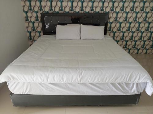 Penginapan Lamban Queens Kamar Double Bed Lantai Bawah — Kalianda