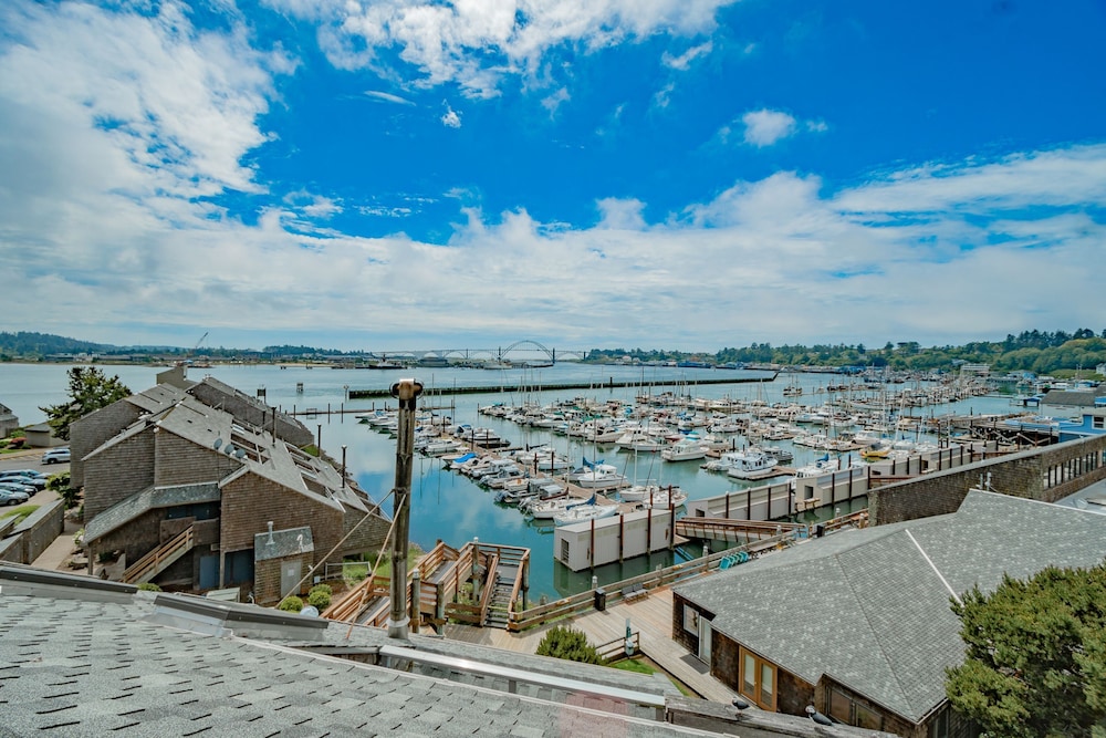 Embarcadero Resort Hotel & Marina - photo 102