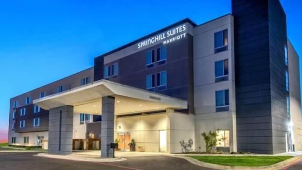 SpringHill Suites by Marriott Detroit Dearborn - photo 19